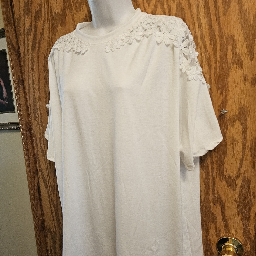 NWOT 3X WOMAN'S TOP